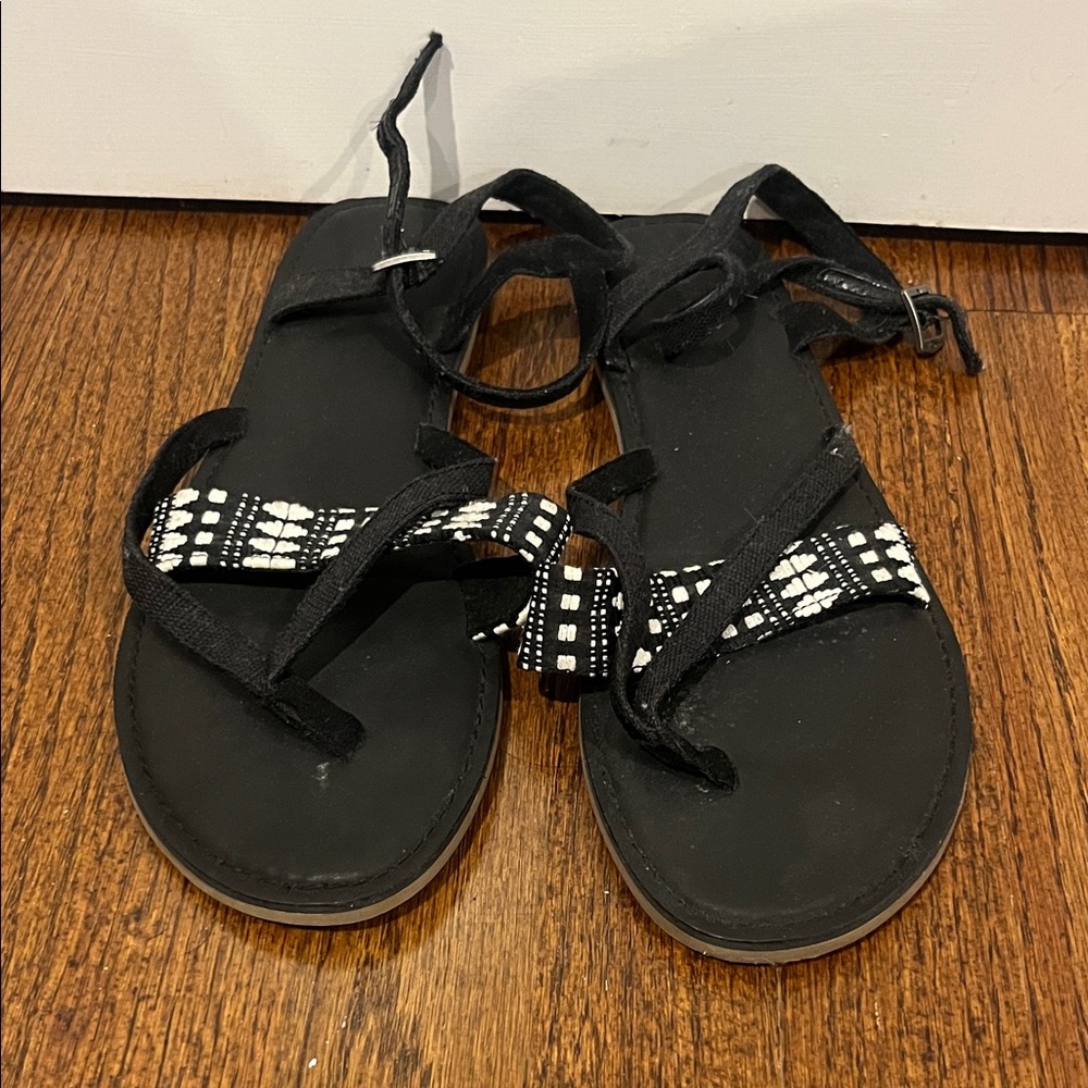 Toms Black and White Sandals
